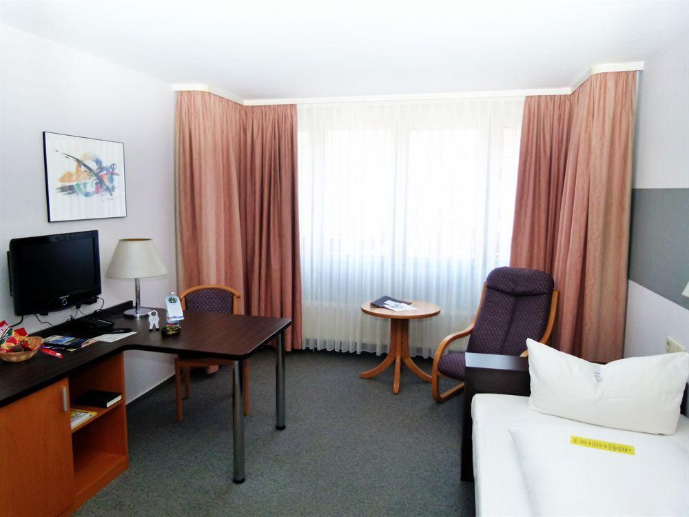 Akzent Hotel Torgauer Hof Sindelfingen Exteriör bild