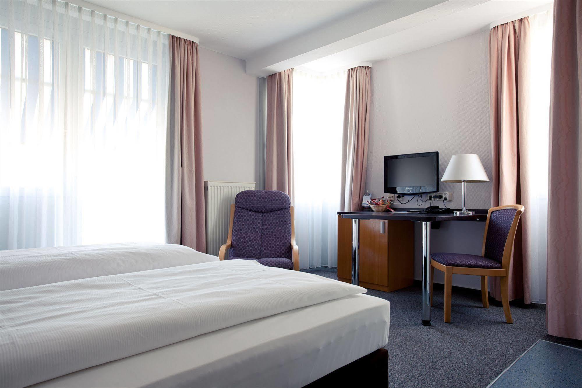 Akzent Hotel Torgauer Hof Sindelfingen Exteriör bild